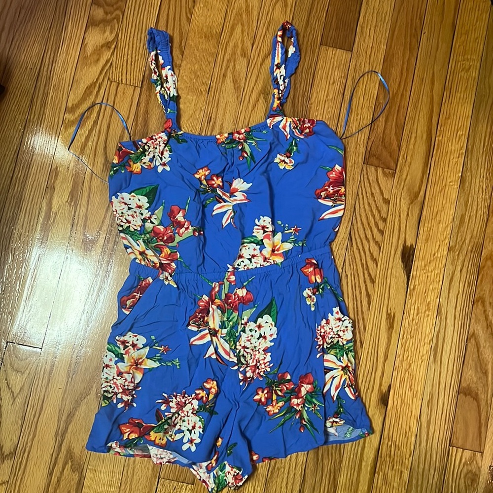 Express Tropcial Romper, barely worn, size medium
